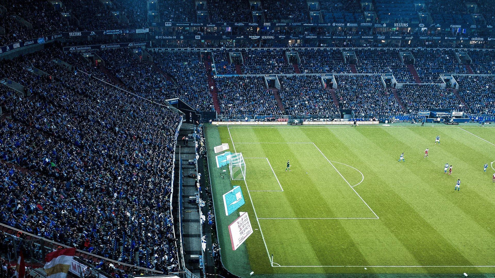 范戴克赛后揭露争议判罚细节，裁判承认犯规在线上，初始罚球点竟离禁区两米